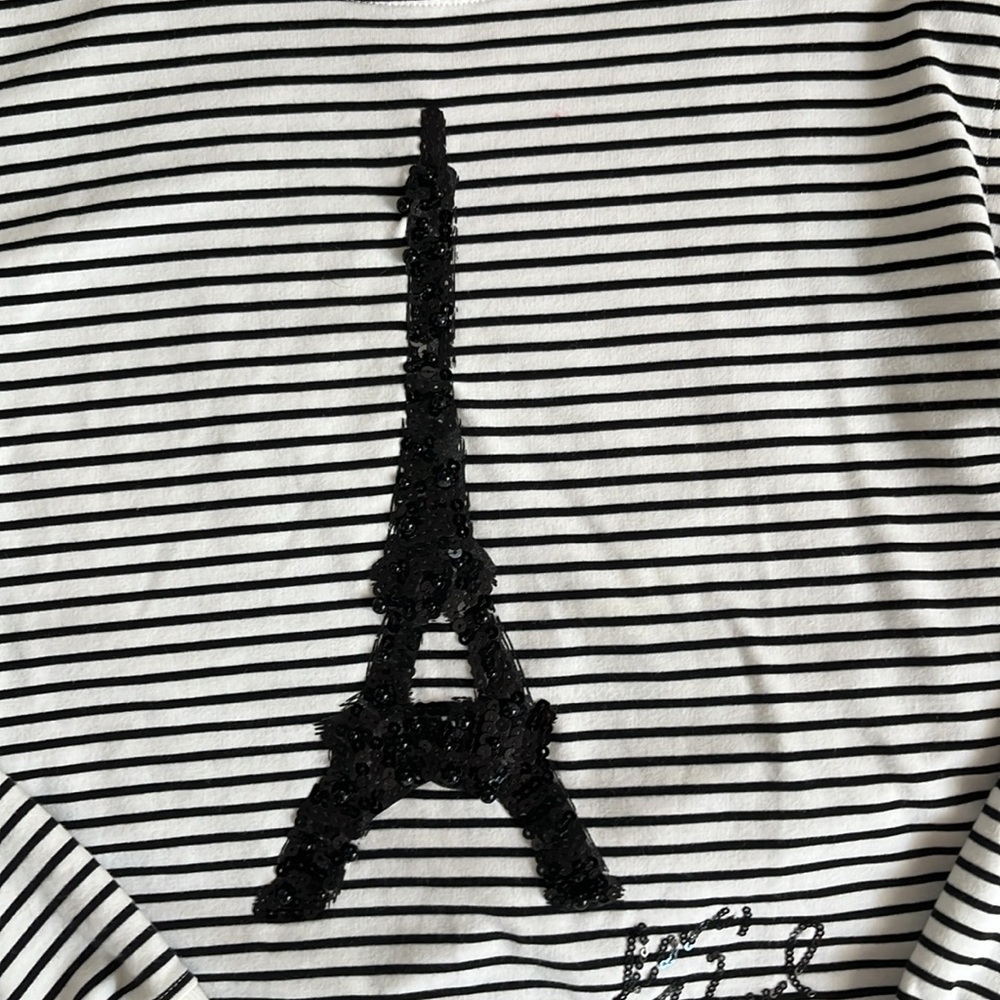 Karl Legerfeld Sweatshirt - Picture 2 of 10